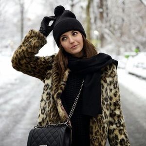 NWOT Willow & Clay Leopard print Coat Sz M.